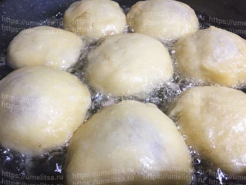 Сочные беляши на сковороде