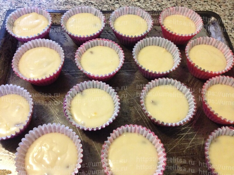 Пошаговый рецепт простых и вкусных маффинов.