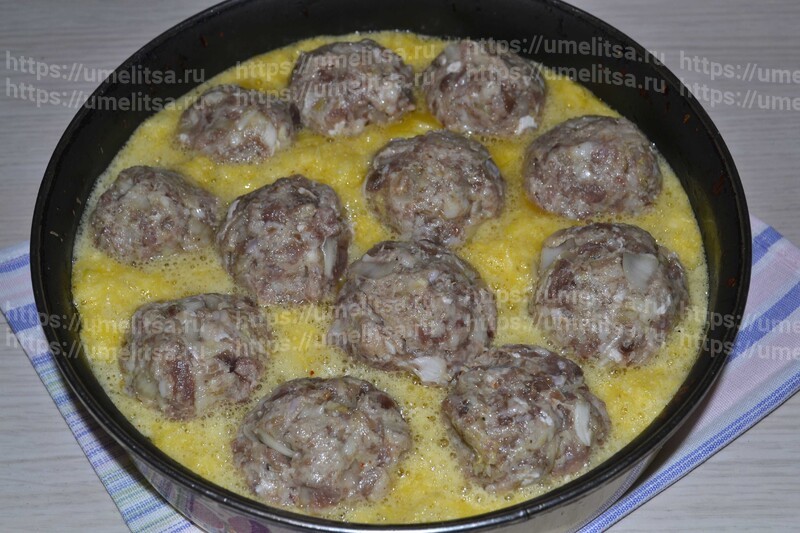 Мясные тефтели в нежной кабачковой запеканке