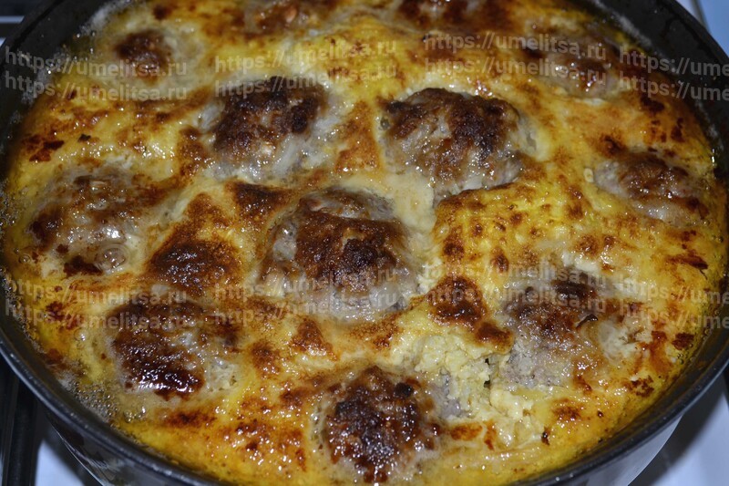 Мясные тефтели в нежной кабачковой запеканке