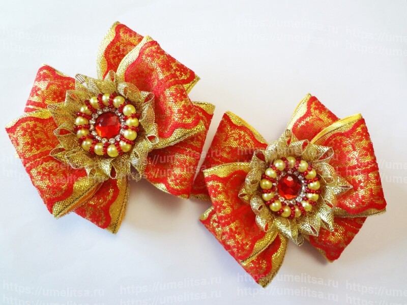 Нарядные красно-золотые многослойные бантики канзаши