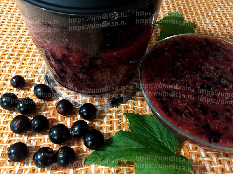 Густое смородиновое варенье из черной ягоды