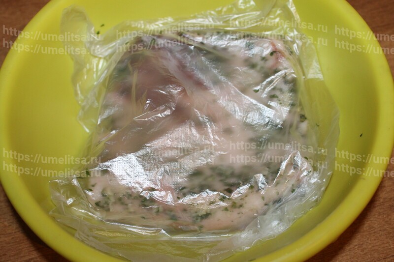 Как засолить сало с чесноком и петрушкой