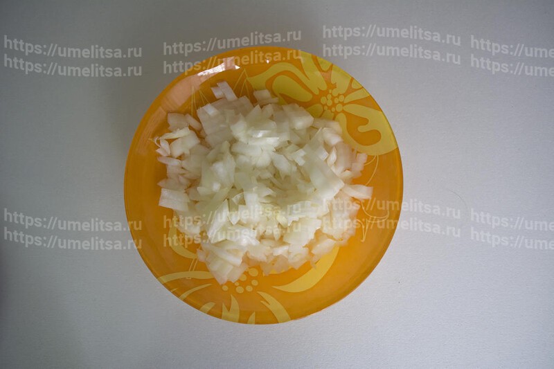 Лодочки из болгарского перца, фаршированные куриной грудкой и запеченные под сыром