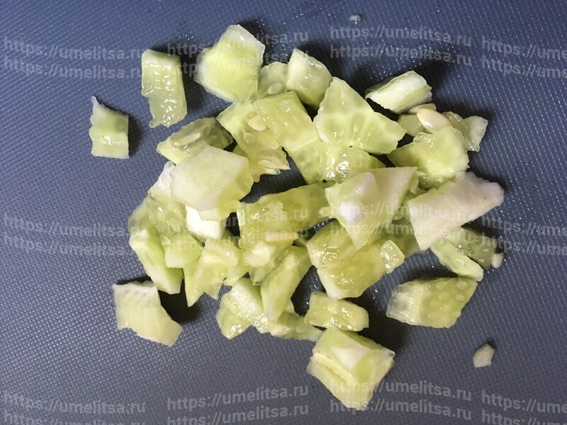 Несладкие оладьи со свежим огурцом