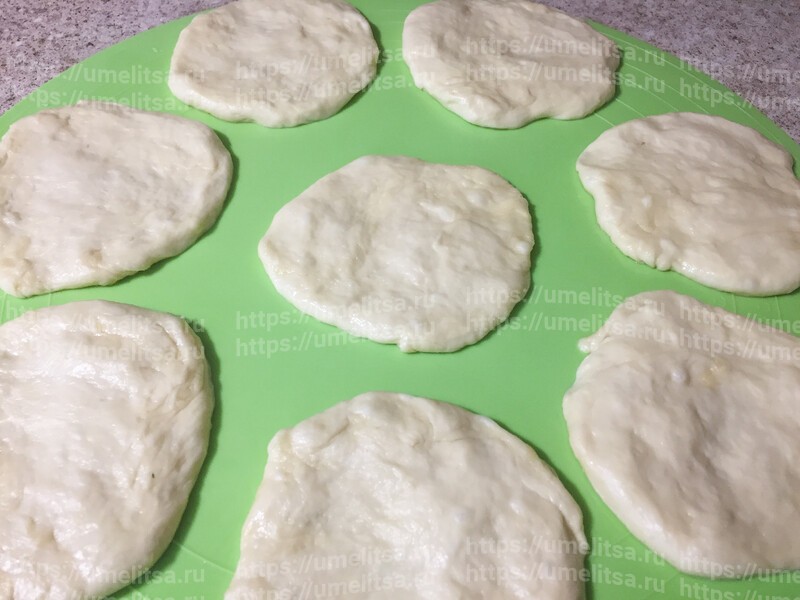 Сочные беляши на сковороде