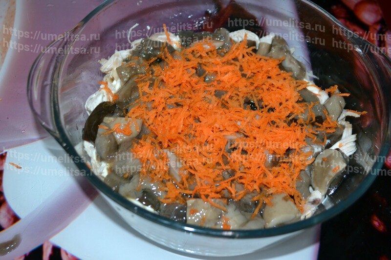 Картофельная запеканка с курицей и грибами