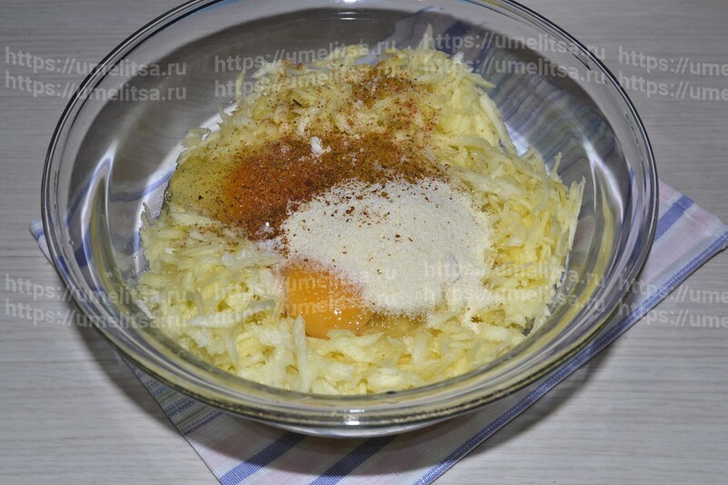 Мясные тефтели в нежной кабачковой запеканке