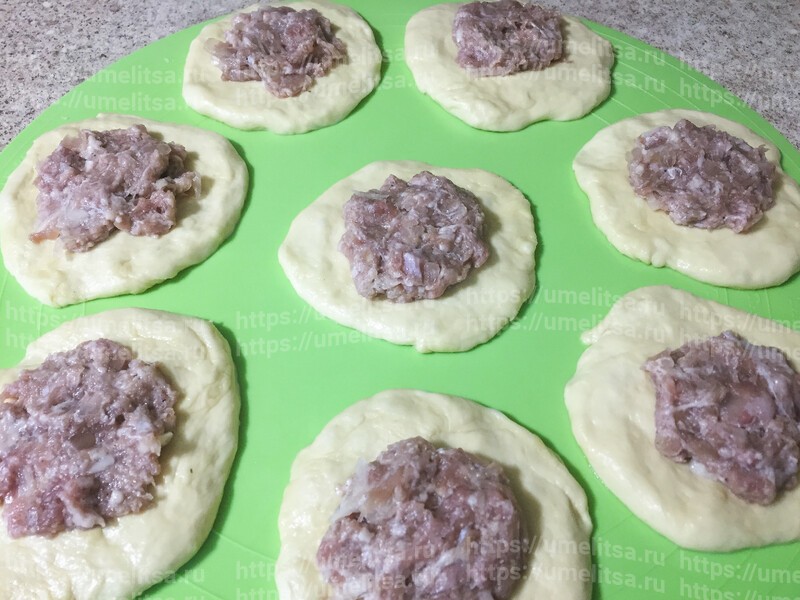 Сочные беляши на сковороде