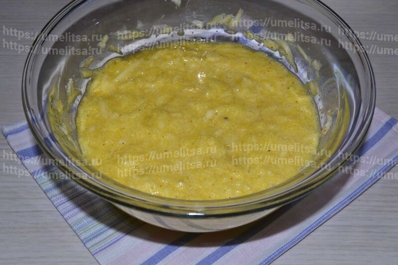 Мясные тефтели в нежной кабачковой запеканке