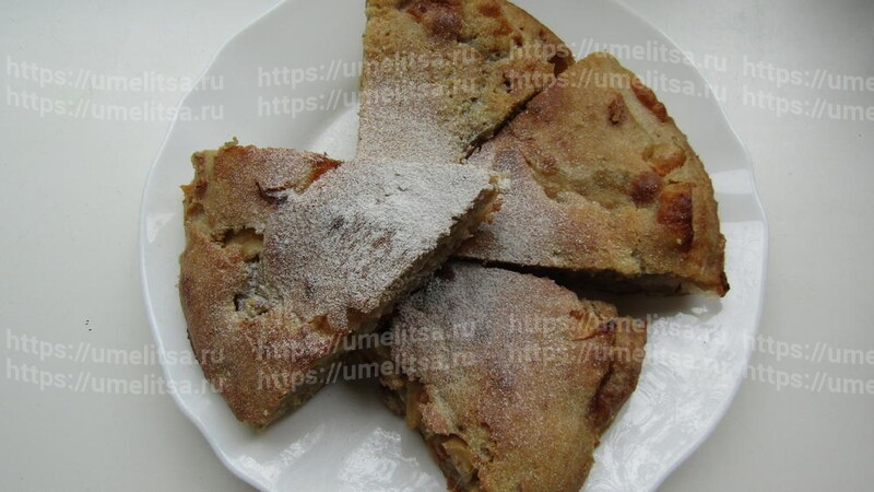 Шарлотка с манной крупой и корицей