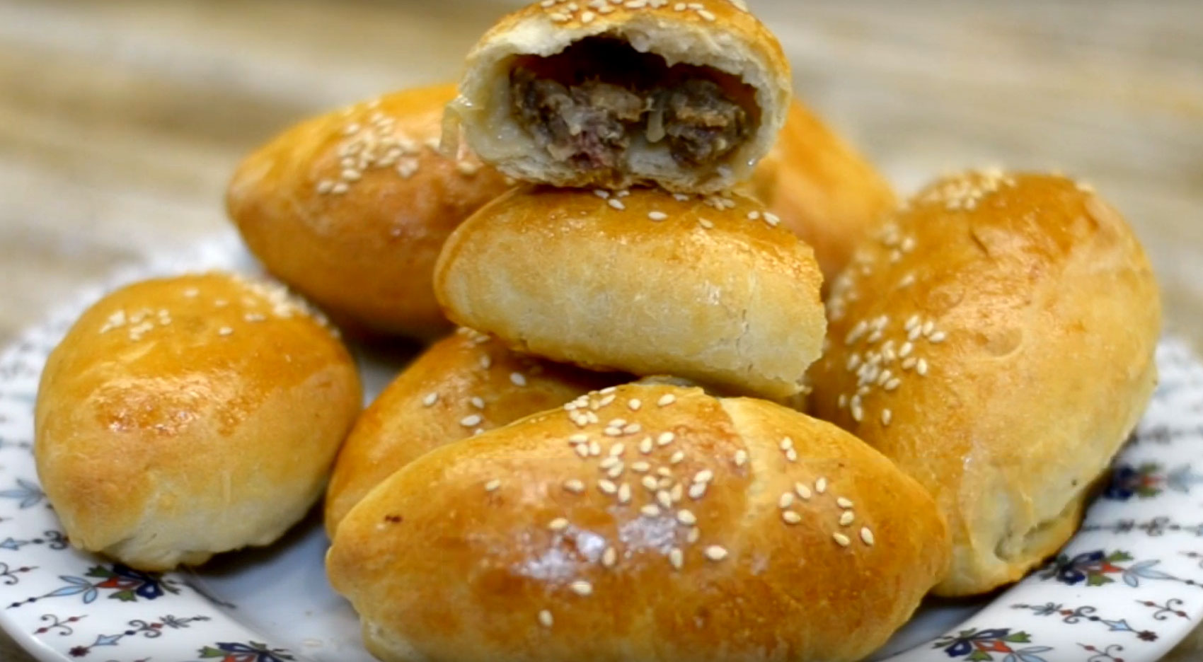 Пирожки с мясом в духовке