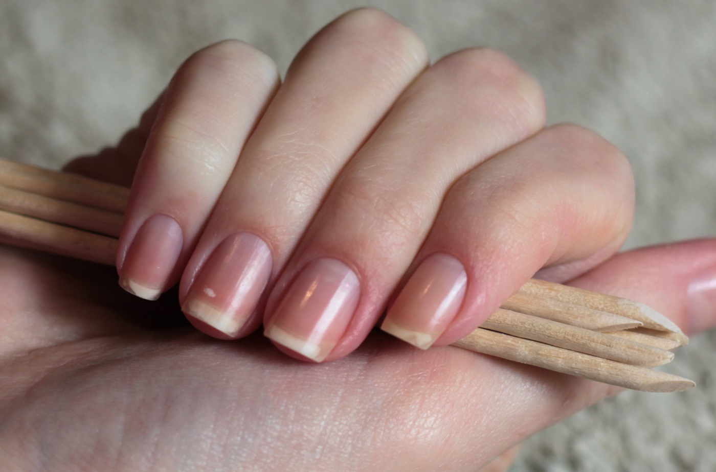 Правила необрезного маникюра