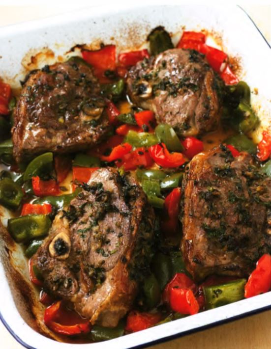 Баранина с печеными перцами