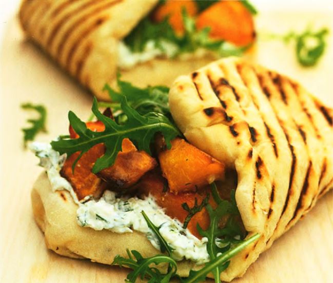 Лепешки пьядине с жареной тыквой, руколой и укропом