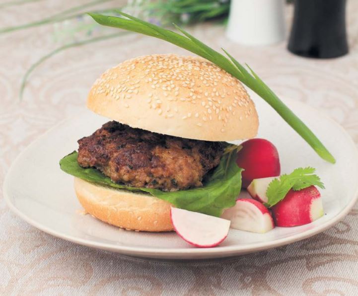 Бургеры из баранины с сыром сулугуни