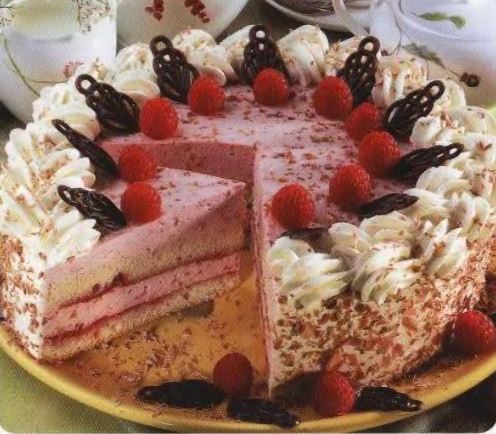 Творожно-малиновый торт