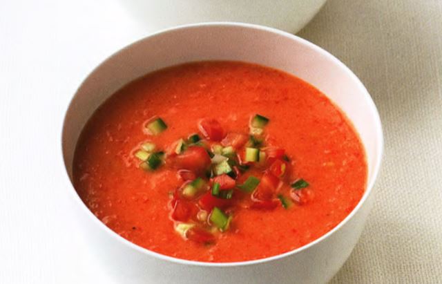 Холодный суп из томатов и красных перцев