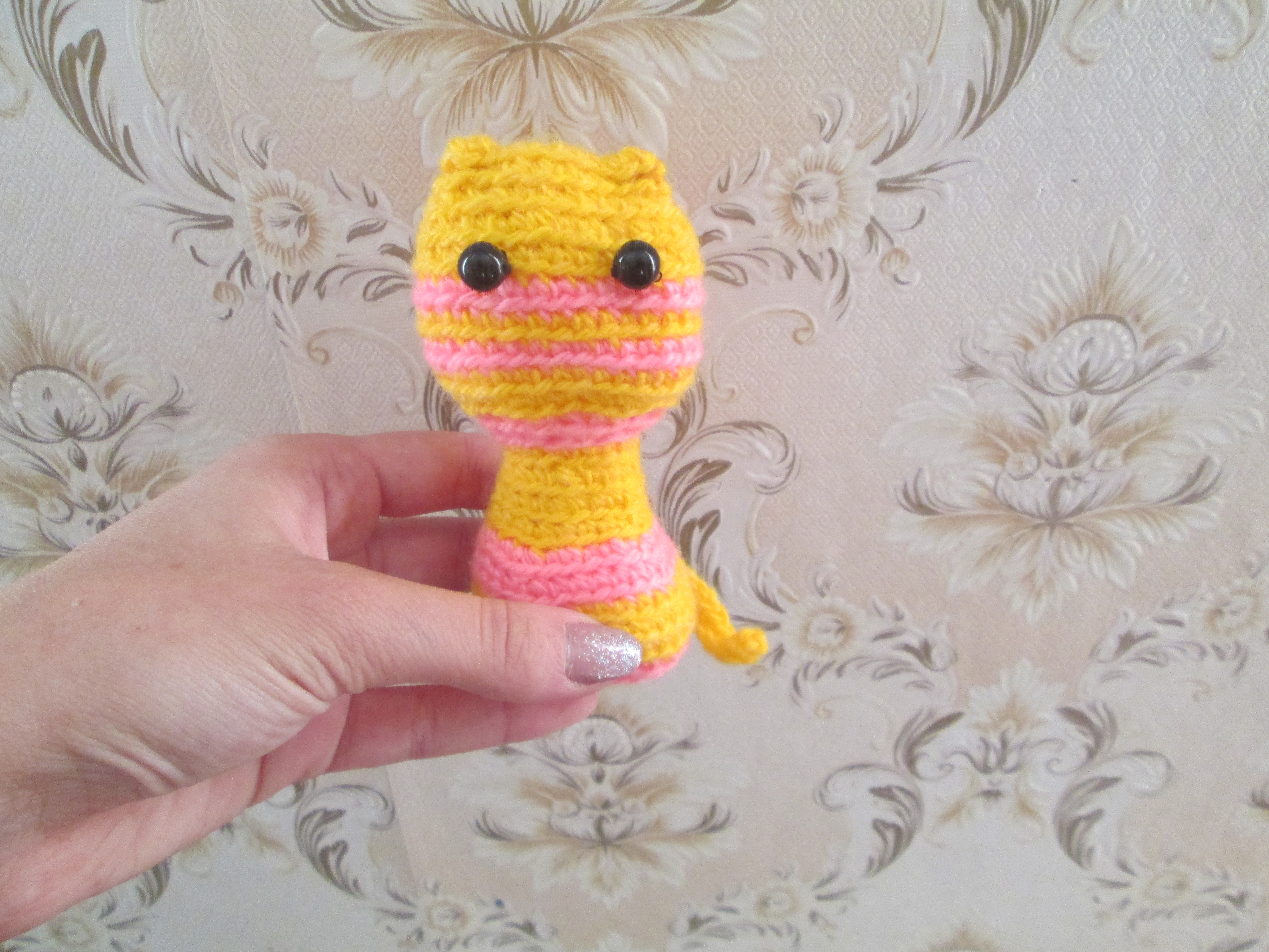 Игрушка-кошечка крючком