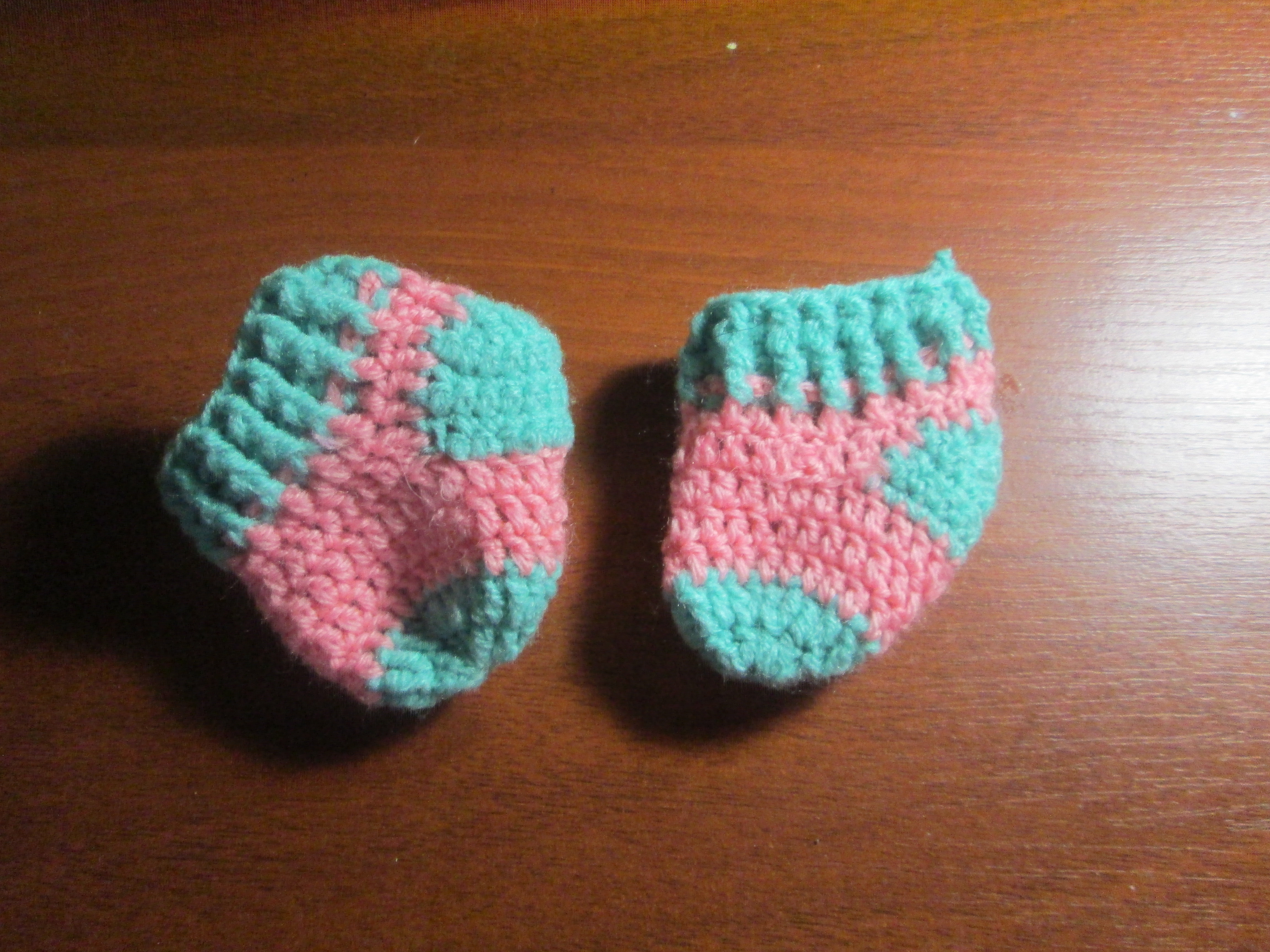 Носочки для малыша крючком